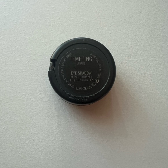 MAC Eyeshadow - Picture 2 of 2